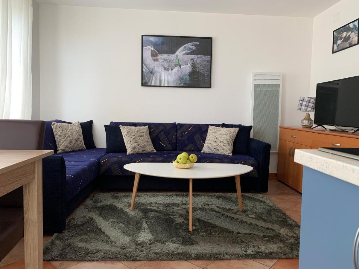 Apartments Mat Novalja Εξωτερικό φωτογραφία